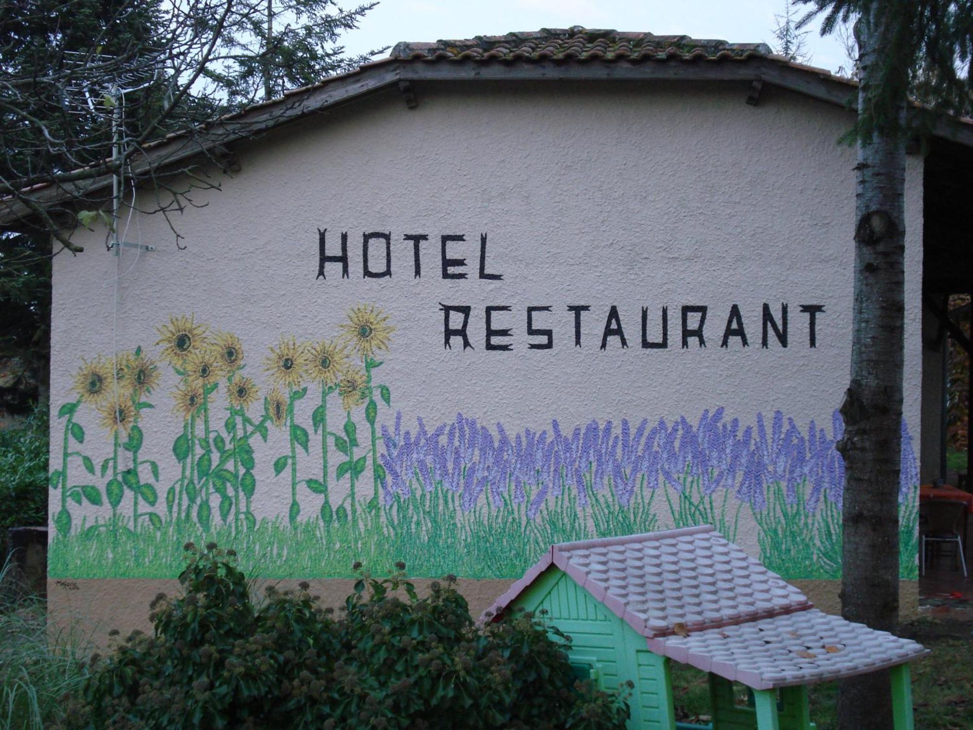 Relais Du Chateau Hotel Saint-Blancard Exterior photo